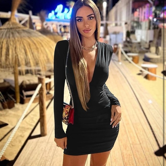 Long Sleeve V Neck Ruched Bodycon Mini Party Cocktail Dress NWOT - Picture 1 of 7